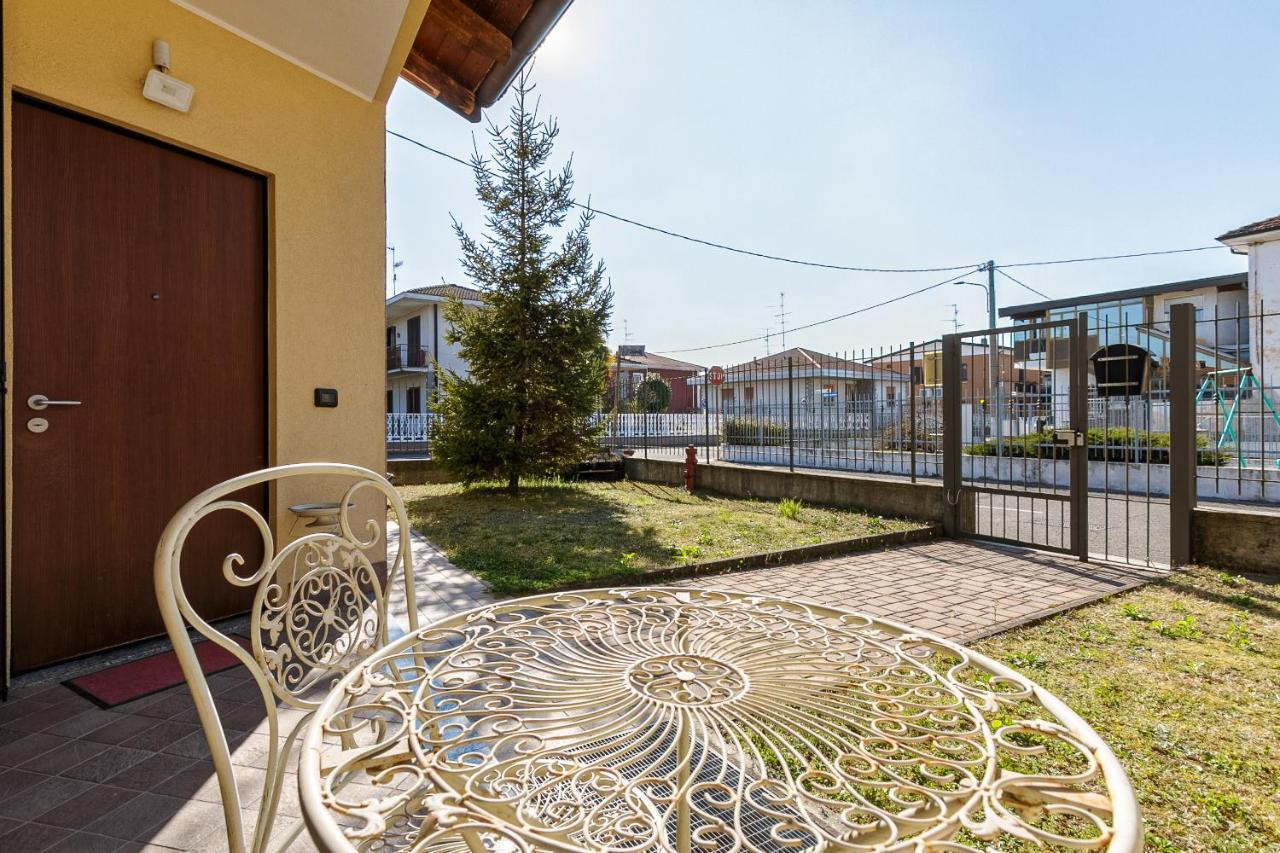 Le Quattro Stelle Villa Cardano al Campo Kültér fotó
