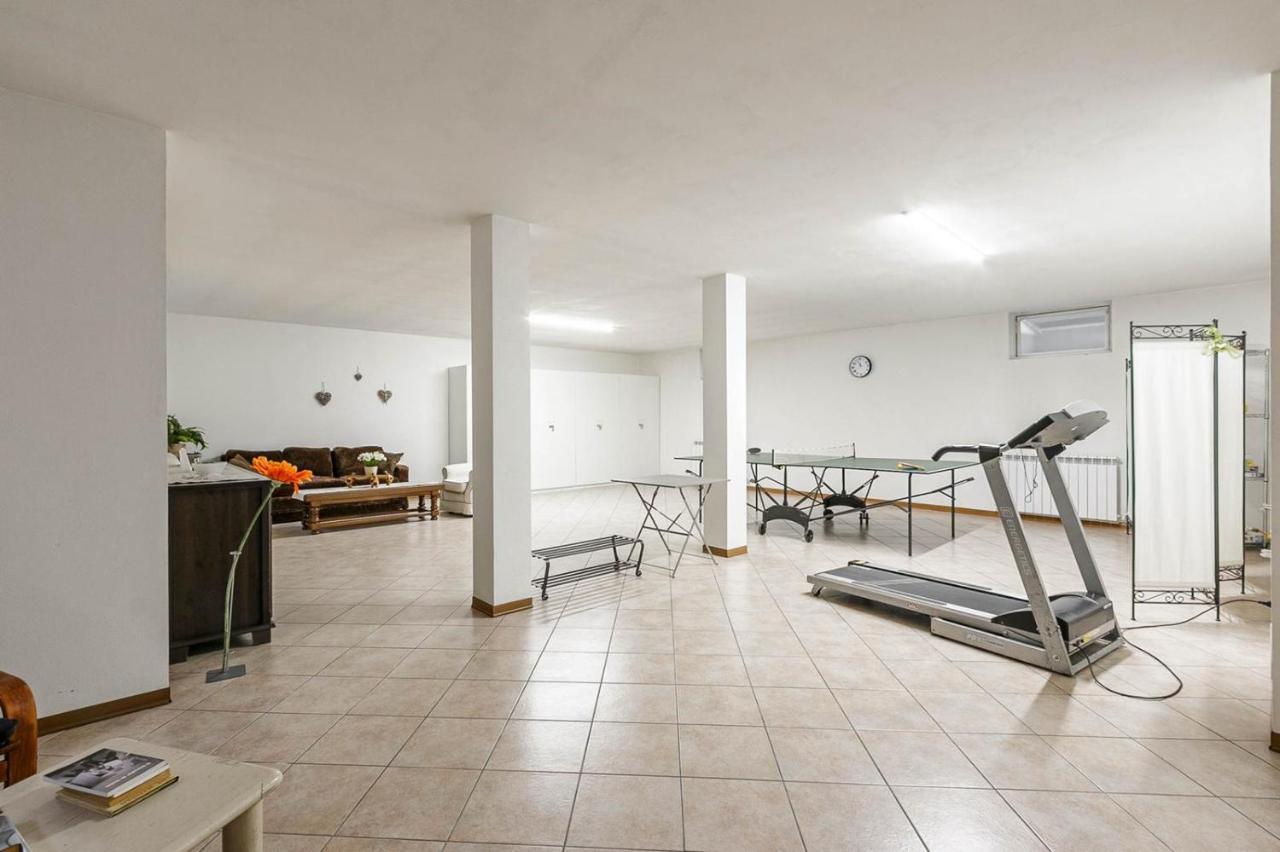 Le Quattro Stelle Villa Cardano al Campo Kültér fotó