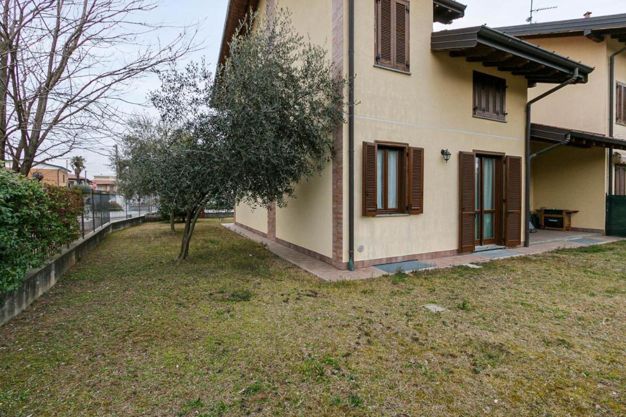 Le Quattro Stelle Villa Cardano al Campo Kültér fotó